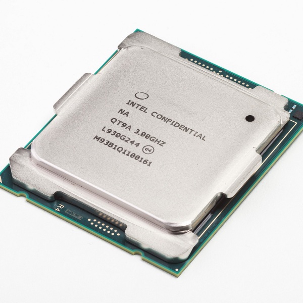 【極美品・激レア】Intel Core i9 10980XE 使用期間5日