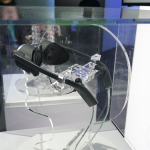 パナソニックがCES 2020で有機ELの試作VRグラスや完全ワイヤレスイヤフォン、有機ELビエラを展示