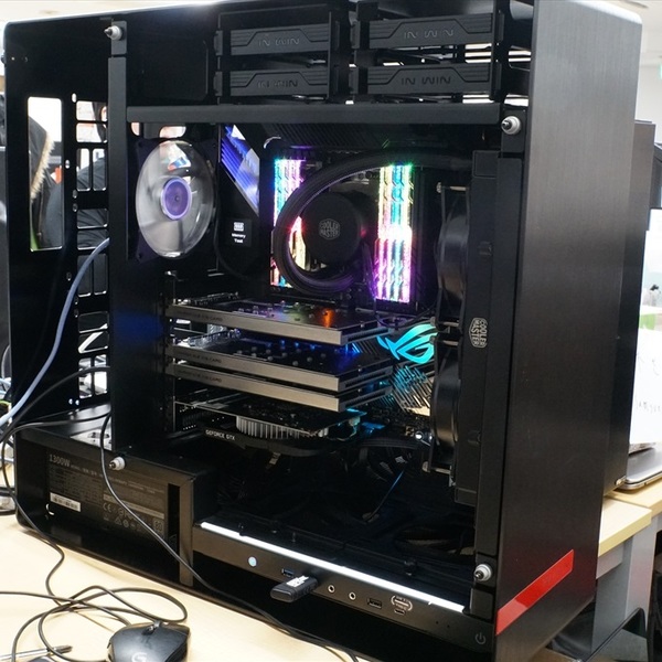 ASCII.jp：M.2だけでも5基！ROG Zenith II Extremeで内蔵SSD数の限界に