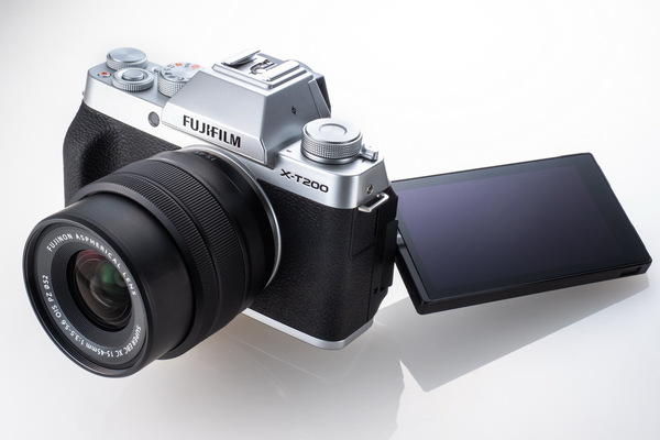 ASCII.jp:富士フイルム X-T200 実機レビュー = なつかしデザインに ASCII.jp:富士フイルム X-T200 実機レビュー = なつかしデザインに