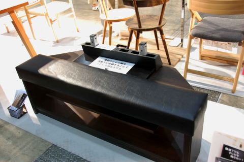 薄型テレビ転倒防止台　『グッドラック　C703』