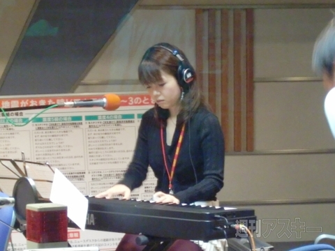 牧野由依さんの弾き語り