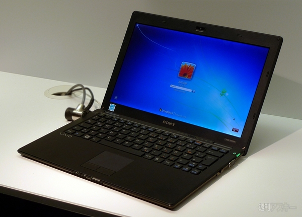 ソニーが激薄の『VAIO X』を参考出品！　IFA2009速報
