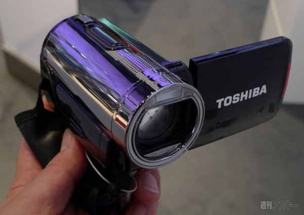 東芝：X100（HDカムコーダーCAMILEOの最上位機種）