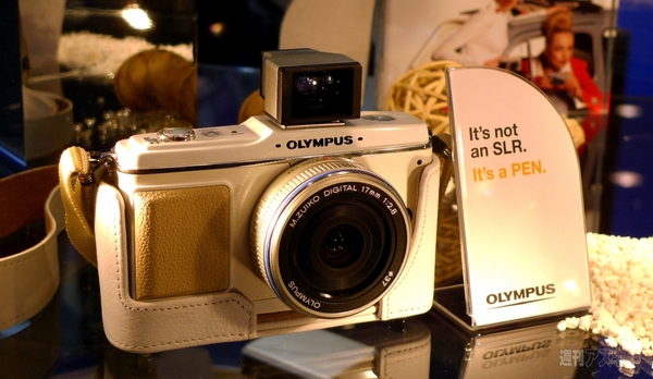 オリンパス：E-P1