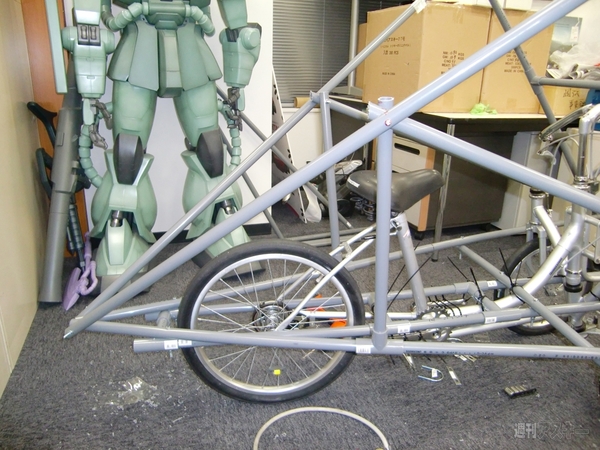 何をつくっているのかな？（3）：車体後部