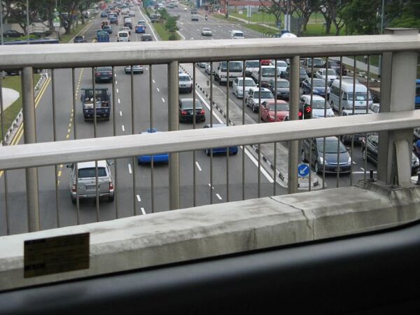 日本と同じ左側通行