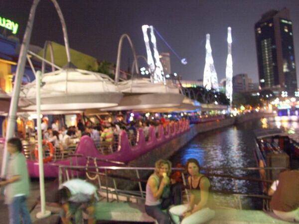 夜でもこの人出