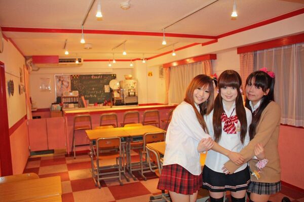 【アキバ食い倒れ部】アキバ学園2年1組