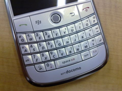 BlackBerry Boldの新色実機来た！