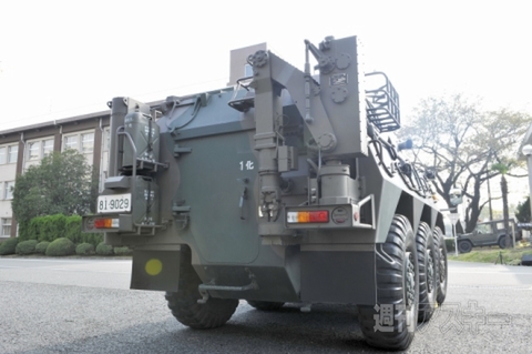 後部ドアとマニピュレーター