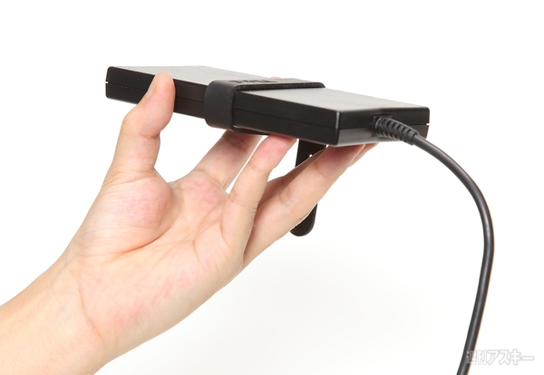 i7＆BDのデル製ノート『Studio15』レビュー：ACアダプター