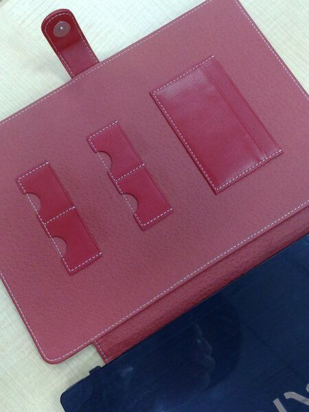 素晴らしいデキのVAIO X専用レザーケース