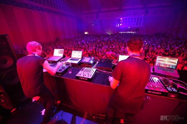 WOMB ADVENTURE'09,RICHIE HAWTIN + DUBFIRE