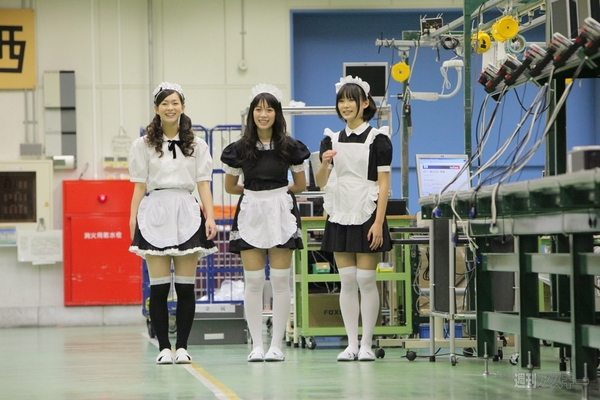 HP×アイドリング!!!『メイド in TOKYO』（朝日奈央編）：工場内でメイド服姿の全身カットは貴重!?