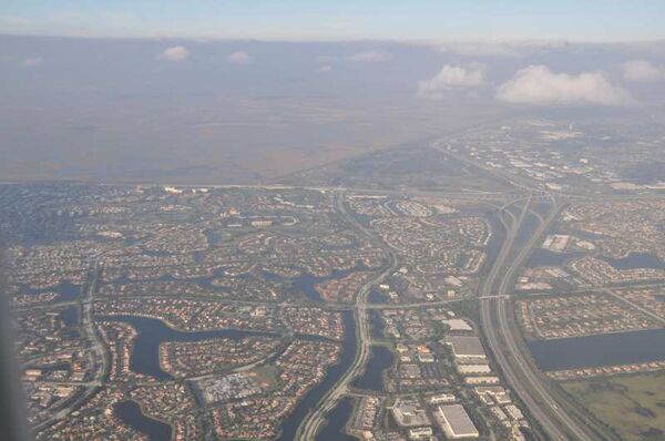 デルタフライト16