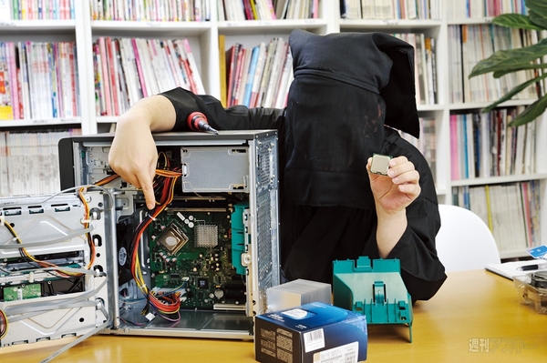 Windows Server 2008 R2 Foundation密着連載 『激安鯖イイじゃないッ!!』第9回：サーバーマシンの横に仮設置