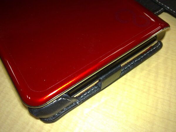 LOOX U専用レザーケースを試す