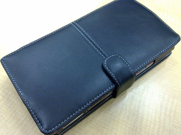 LOOX U専用レザーケースを試す