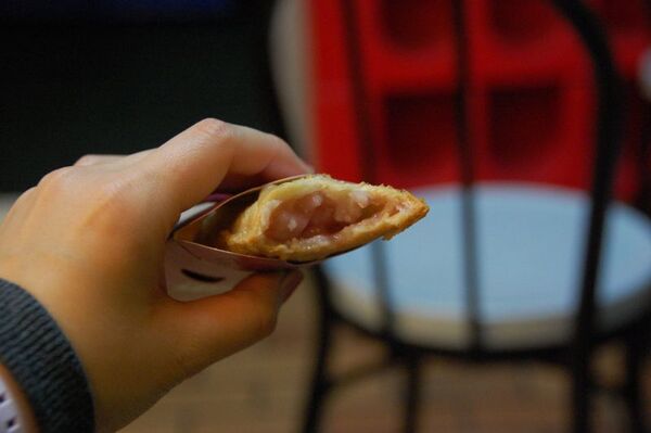 パイの中身は薄ピンク色