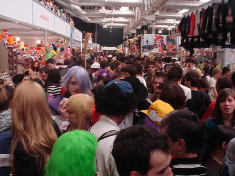 サロン・デル・マンガの人ごみ