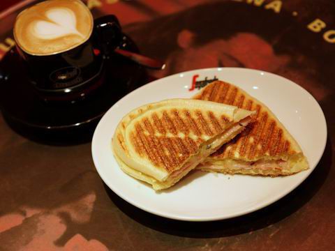 【アキバ食い倒れ部2010】セガフレード・ザネッティ・エスプレッソ 末広町店