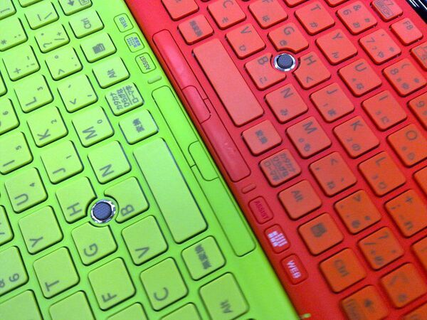 ビビットカラーのニューVAIO Pに早速触れました