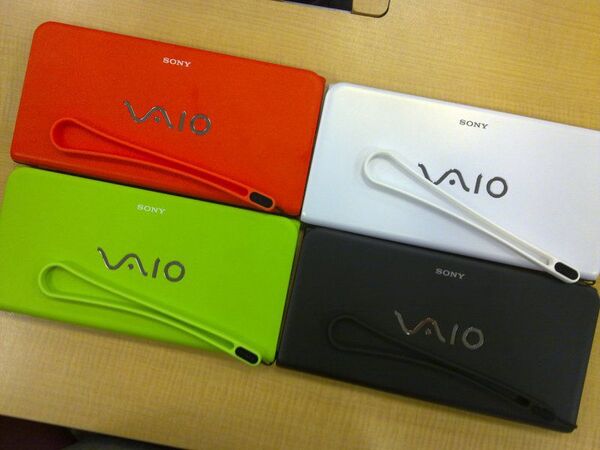 ビビットカラーのニューVAIO Pに早速触れました