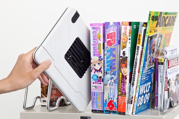 iPadにフィットするUSBファン＆ハブ搭載折りたたみスタンド N-BORD 