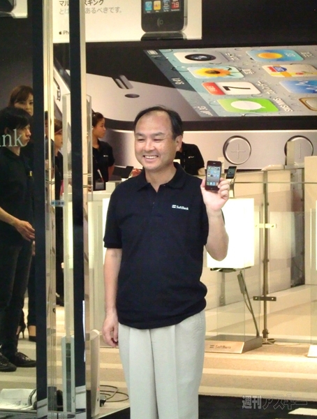 iPhone4ついに発売！孫社長も登場したソフトバンク表参道店レポ