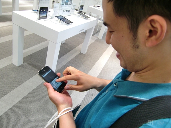 iPhone4ついに発売！孫社長も登場したソフトバンク表参道店レポ