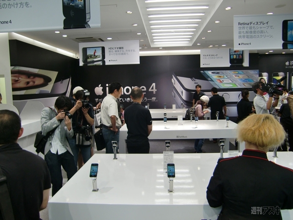 iPhone4ついに発売！孫社長も登場したソフトバンク表参道店レポ