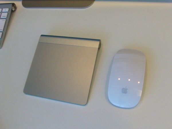 iMac_MagicTrackpad