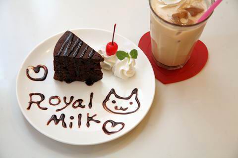 【アキバ食い倒れ部2010】ロイヤルミルク