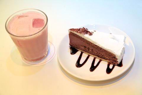 【アキバ食い倒れ部2010】着せかえカフェ キャンディフルーツ☆ストロベリィ