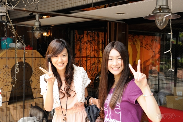 アイドリング!!!の遠藤舞と横山ルリカが日本HPのショートドラマに挑戦!!：振り返ってポーズ