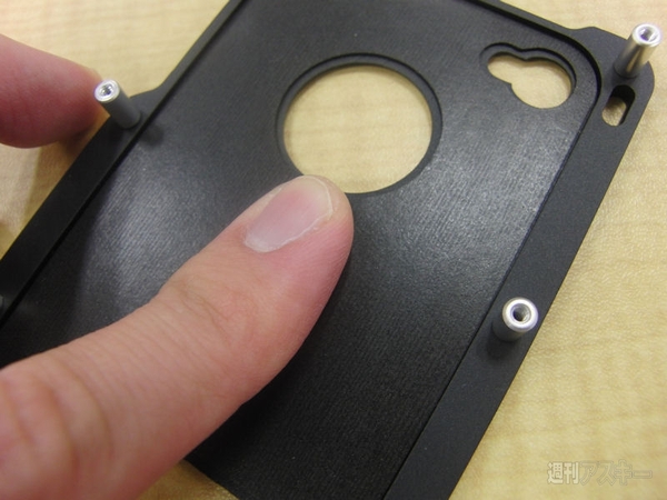 iPhoneは絶対傷つけたくないけど絶対傷つけそうでもダサイケースはイヤンという人に