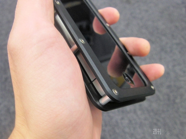 iPhoneは絶対傷つけたくないけど絶対傷つけそうでもダサイケースはイヤンという人に