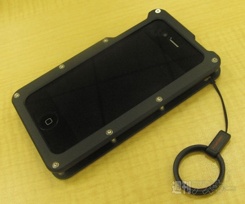 iPhoneは絶対傷つけたくないけど絶対傷つけそうでもダサイケースはイヤンという人に