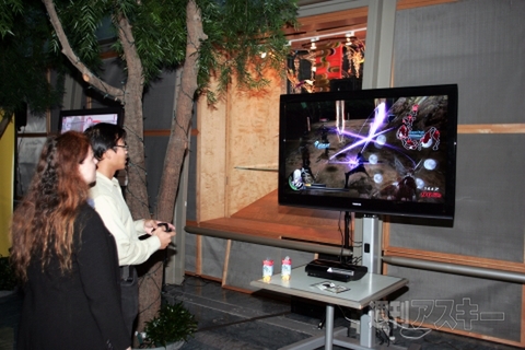 クラブ感覚で発売イベントを楽しむニューヨークのゲーマーたち