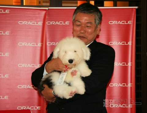 日本オラクルの4代目社員犬が誕生