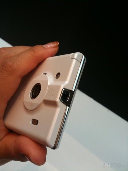 IS04のイヤホンジャックの謎