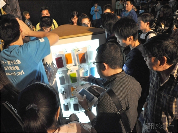 香港で開催、Nokia N8発売イベントは大盛況