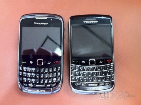 BlackBerry Curve 9300をBold 9700と比べてみた（即席）