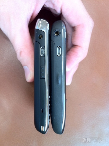 BlackBerry Curve 9300をBold 9700と比べてみた（即席）