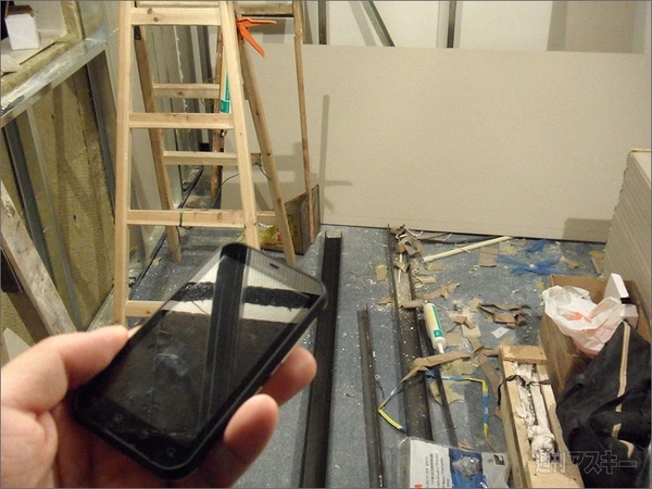 防水スマホのMoto DEFYならオフ会も安心