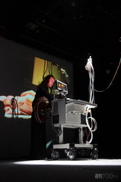 HARAJUKU PERFORMANCE+2010-山川冬樹氏