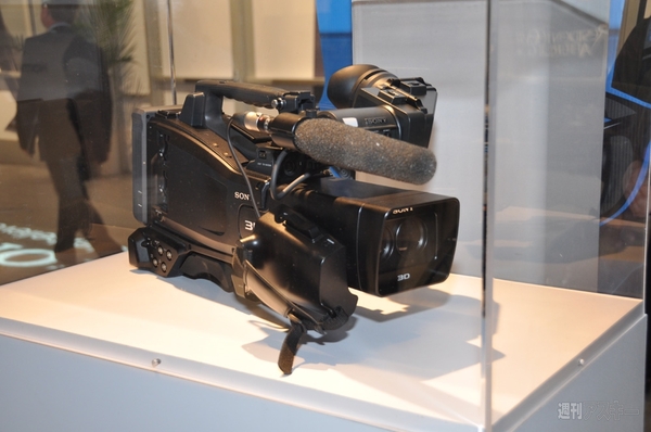 CES 2011：注目の3Dムービーや最新デジカメを一挙紹介！