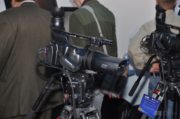 CES 2011：注目の3Dムービーや最新デジカメを一挙紹介！