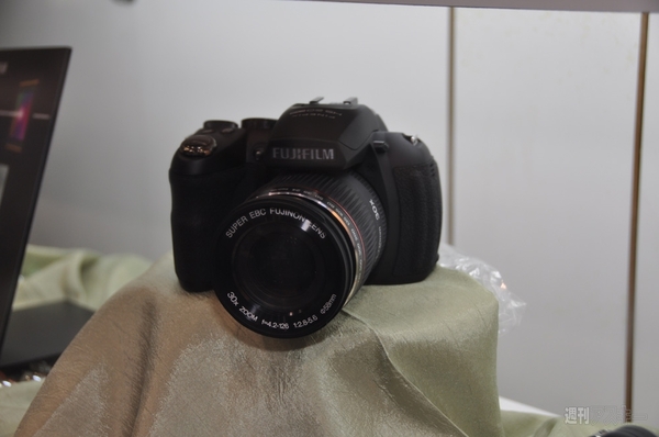 CES 2011：注目の3Dムービーや最新デジカメを一挙紹介！